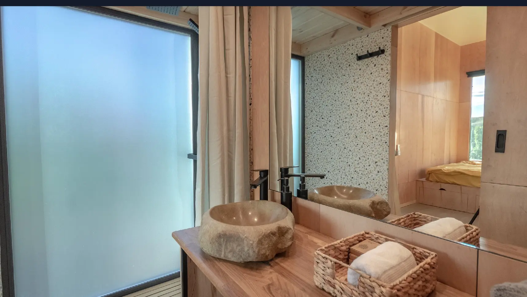 Готельний комплекс "Botan"